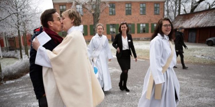 İsveç Başbakanı Kristersson'un eşi Birgitta Ed rahip oldu