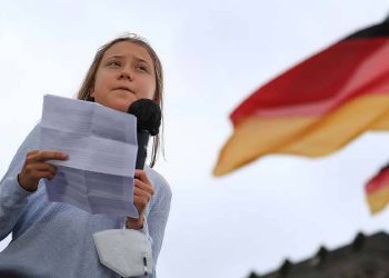 İsveçli iklim aktivisti Greta Thunberg Almanya'da eylem yapan çevrecilere destek