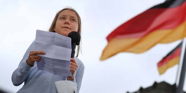 İsveçli iklim aktivisti Greta Thunberg Almanya'da eylem yapan çevrecilere destek