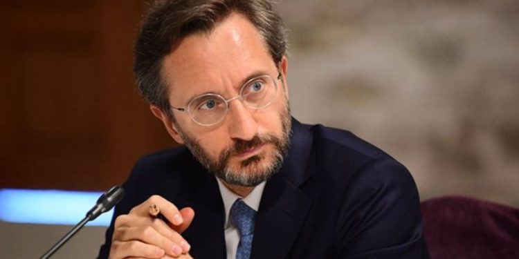 İsveç'te direğe asılan Erdoğan maketine Altun'dan tepki