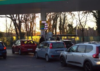 İtalya'da akaryakıt istasyonu çalışanları greve başladı