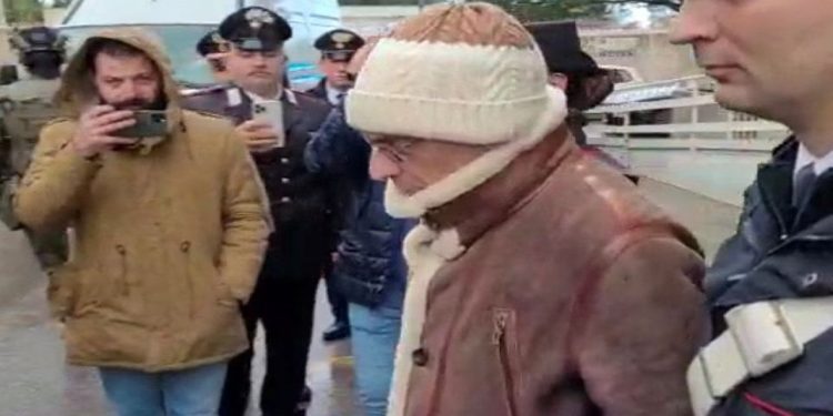 İtalya'da yakalanan mafya liderinin evinde gizli oda bulundu