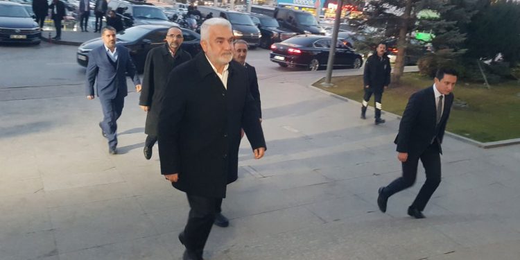 "İttifakta tekliflere açığız" demişti... HÜDA PAR Başkanı, AKP Genel Merkezi'nde Erdoğan'la görüşmeye gitti