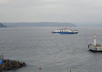 İzmir'de deniz ulaşımına fırtına engeli: Birçok sefer iptal