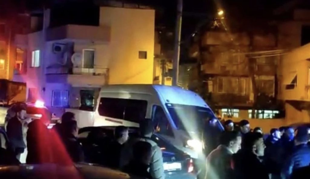 İzmir’de iki grup arasında silahlı ve bıçaklı kavga: 2 ölü