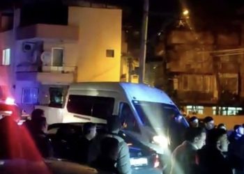 İzmir’de iki grup arasında silahlı ve bıçaklı kavga: 2 ölü