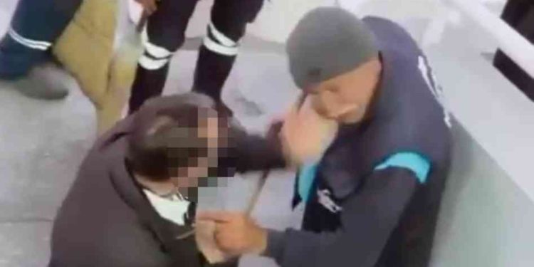 İzmir’de temizlik görevlisine tokatlı saldırı