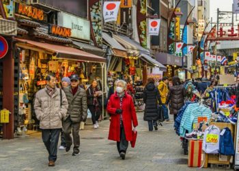 Japonya'da hükümet, Tokyo'dan taşınan ailelere, çocuk başına 1 milyon yen verecek