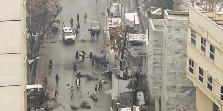 Kabil'de Dışişleri Bakanlığı önünde intihar saldırısı: En az 20 ölü