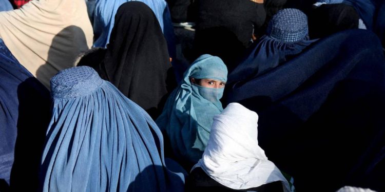 Kadınların eğitim almasını yasaklamadık, sadece erteledik