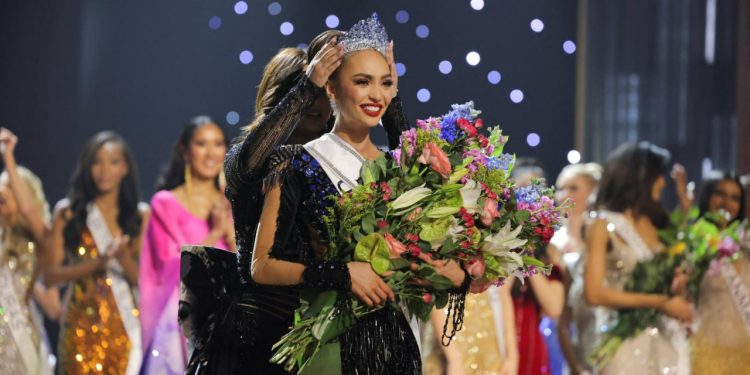 Kainat Güzellik Yarışması'nın birincisi belli oldu