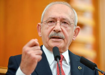 Kemal Kılıçdaroğlu: Yurt dışına çıkış har(a)cını 6 ay sonra kaldıracağız
