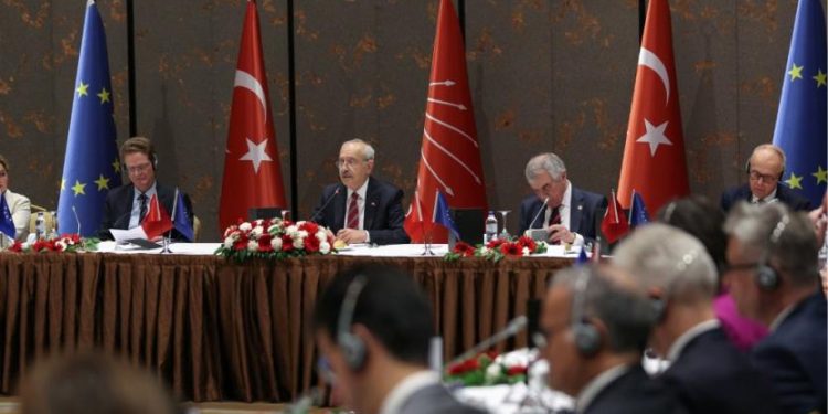 Kılıçdaroğlu, AB ülkelerinin Ankara büyükelçileri ile görüştü