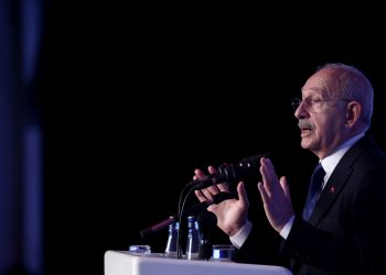 Kılıçdaroğlu: 'Türkiye küllerinden yeniden doğacak'