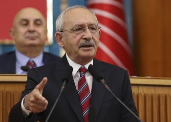 Kılıçdaroğlu, partisinin grup toplantısında konuştu. SADAT'ın reklamına çok sert tepki gösteren Kılıçdaroğlu, "Bu paramiliter artıklar, daha büyük bir resmin sadece bir parçası" diye konuştu.