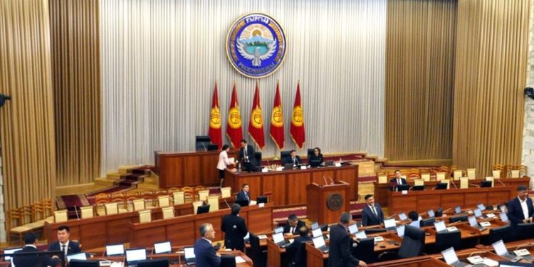 Kırgızistan'da çocuğa yönelik cinsel istismar suçlarına 'hadım' cezası