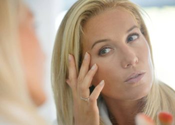 Kış mevsimi cilt hastalıklarını tetikliyor: Sağlıklı cilt için 7 altın ipucu