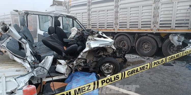 Konya’da askeri araç TIR’a çarptı: 2 ölü, 2 yaralı