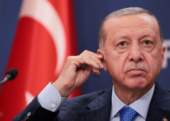 Kulislerden yeni bilgiler: AKP'li yetkili 'Kılıçdaroğlu zor bir aday, içi dışı biliniyor' dedi; Erdoğan muhalif gazetecilerle görüşebilir