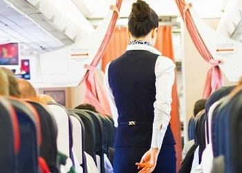 Kuveyt Havayolları'nın hostes adaylarından soyunmalarını istediği iddia edildi