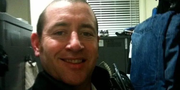 Londra'da bir polis memuru 24'ü tecavüz 49 suçu kabul etti