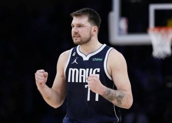 Luka Doncic, sakatlıktan 53 sayı ile geri döndü