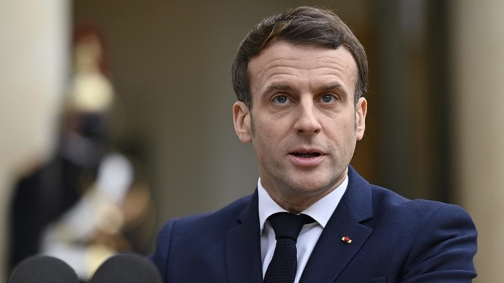 Macron: Cezayir'den af dilemek zorunda değilim