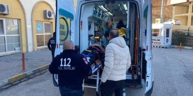 Mardin'de servis aracının kontrolden çıkarak devrilmesi sonucu, altı kişi hayatını kaybetti, beş kişi de yaralandı. Servisin, valilik ve üniversite çalışanlarını taşıdığı öğrenildi.