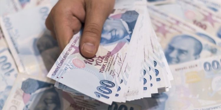 Memur-Sen Genel Başkanı Ali Yalçın, "Memur ve memur emeklisinin alacağı enflasyon farkı yüzde 16,47 olarak belli oldu" açıklamasını yaptı.