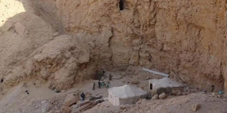 Mısır'da 3 bin 500 yıl öncesine ait firavun mezarı bulundu