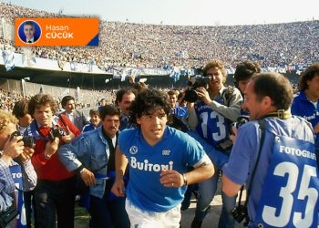 Napoli yine devrim peşinde 