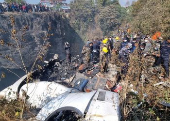 Nepal'de 72 kişiyi taşıyan yolcu uçağı düştü