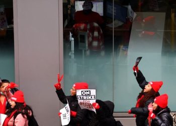 New York'ta 7 binden fazla hemşire greve gitti