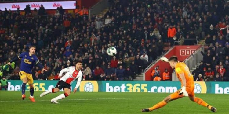 Newcastle United'ın kalecisi Nick Pope İngiltere'de 10 maçtır gol yemiyor