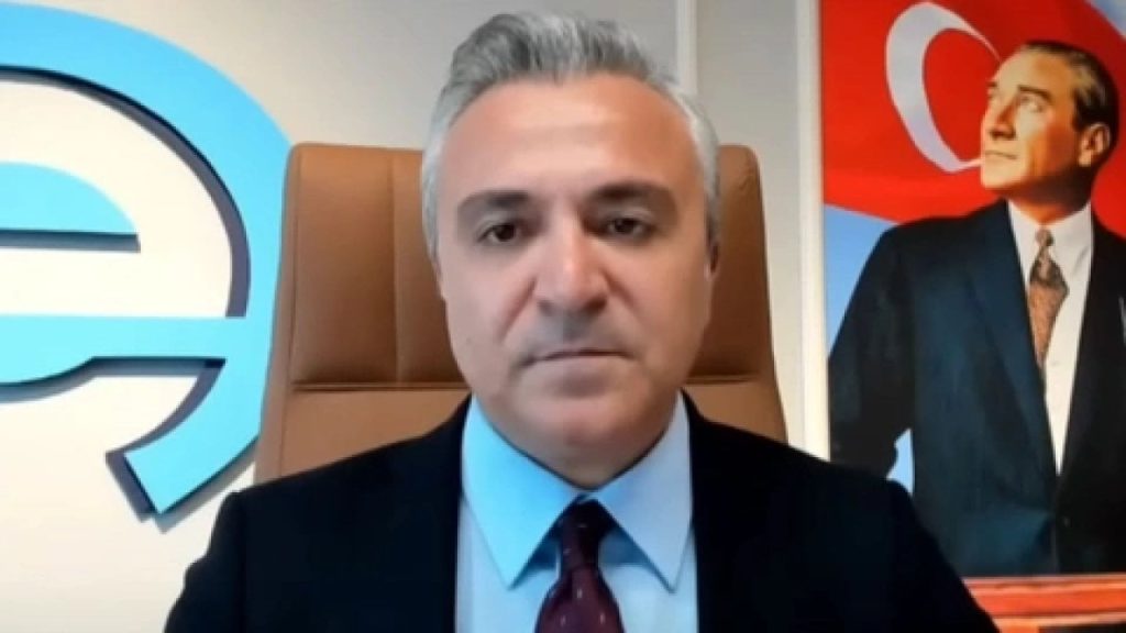 Özgür Erdursun'dan EYT uyarısı: Acil önlem alınmazsa yüzbinler SGK'lerin önünde kuyruk olur