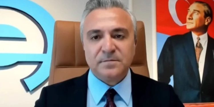 Özgür Erdursun'dan EYT uyarısı: Acil önlem alınmazsa yüzbinler SGK'lerin önünde kuyruk olur