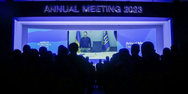 Özgür dünyanın düşünmek için kullandığı süreyi terör devleti öldürmek için kullanıyor