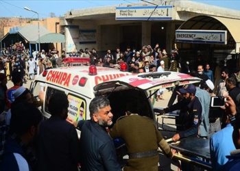 Pakistan'da camiye düzenlenen intihar saldırısında ölü sayısı 72'ye yükseldi