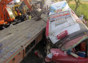 Pakistan'da peş peşe iki faciada en az 51 kişi öldü