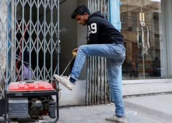 Pakistan'da ulusal şebeke çöktü, on milyonlar elektriksiz kaldı
