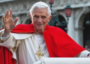 Papa Benedict hayatını kaybetti