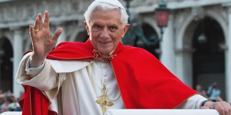 Papa Benedict hayatını kaybetti