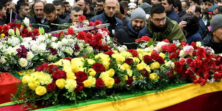 Paris saldırısında ölenler için anma töreni