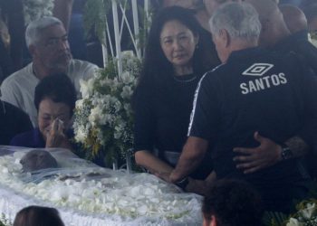 Pele'ye veda: Naaşı Santos kentine getirildi