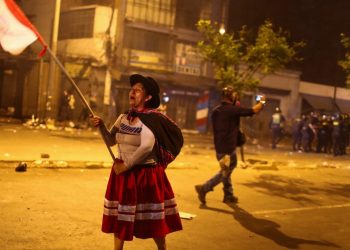 Peru'da eylemler sürüyor: Polisle çatışmada 50'den fazla kişi yaralandı