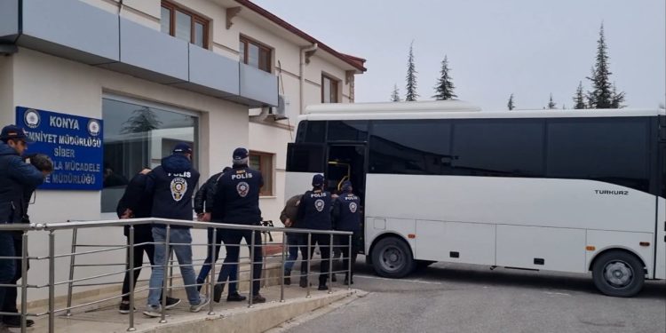 Pes dedirten 'kargo' vurgunu: Yüzlerce mağdur var