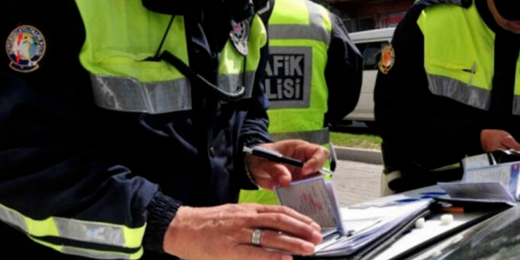 Polis uygulama noktasında yakalanan alkollü sürücü: "Bu kadar heyecan yapmaya gerek yok"