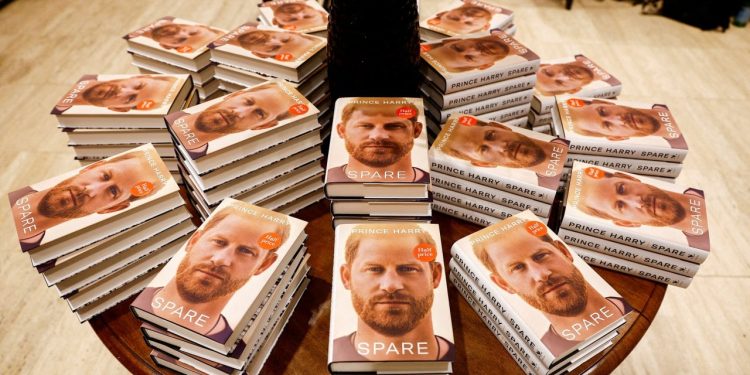 Prens Harry: Her şeyi anlatırsam ailem beni asla affetmez