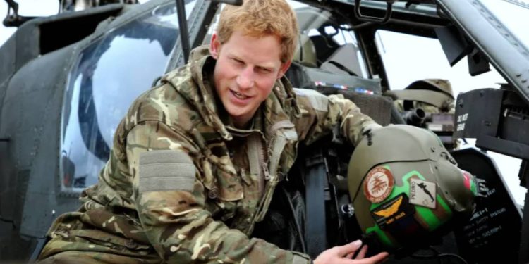 Prens Harry yeni kitabında Afganistan'da 25 kişiyi öldürdüğünü söyledi; hedefleri etkisiz hâle getirmeyi satranca benzetti