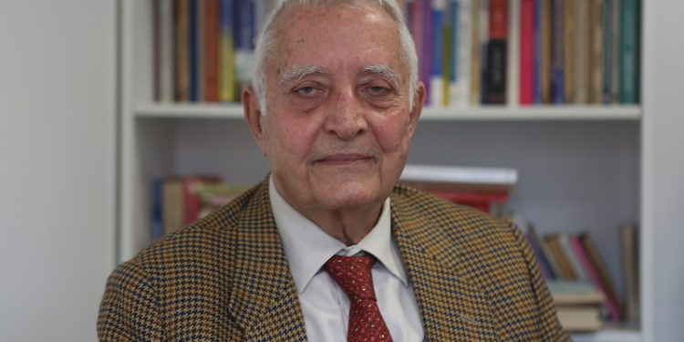 Prof. Dr. Ergun Özbudun yorumladı: Anayasa maddesi açık, Erdoğan aday olamaz!